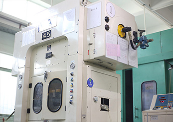 振力龍門45頓沖壓機(jī)